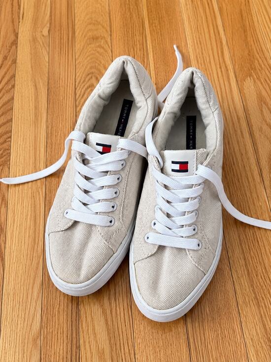 Tommy Hilfiger Shoes - Tommy Hilfiger Women’s White Canvas Lace-Up Sneakers Size 7M Casual Shoes